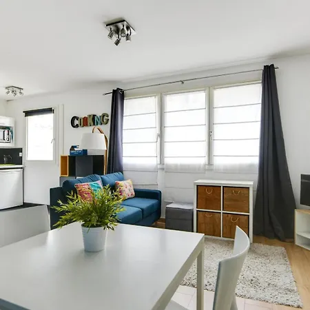 Quiet Between Train Stations And The Opera. Holiday home Lille